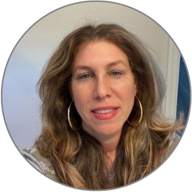 Mrs. Dafne Blank